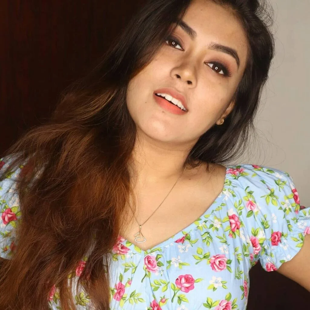 Mithu Vigil: Check Out the Wiki, Age, Biography, Family, and 22+ Beautiful Photos 4