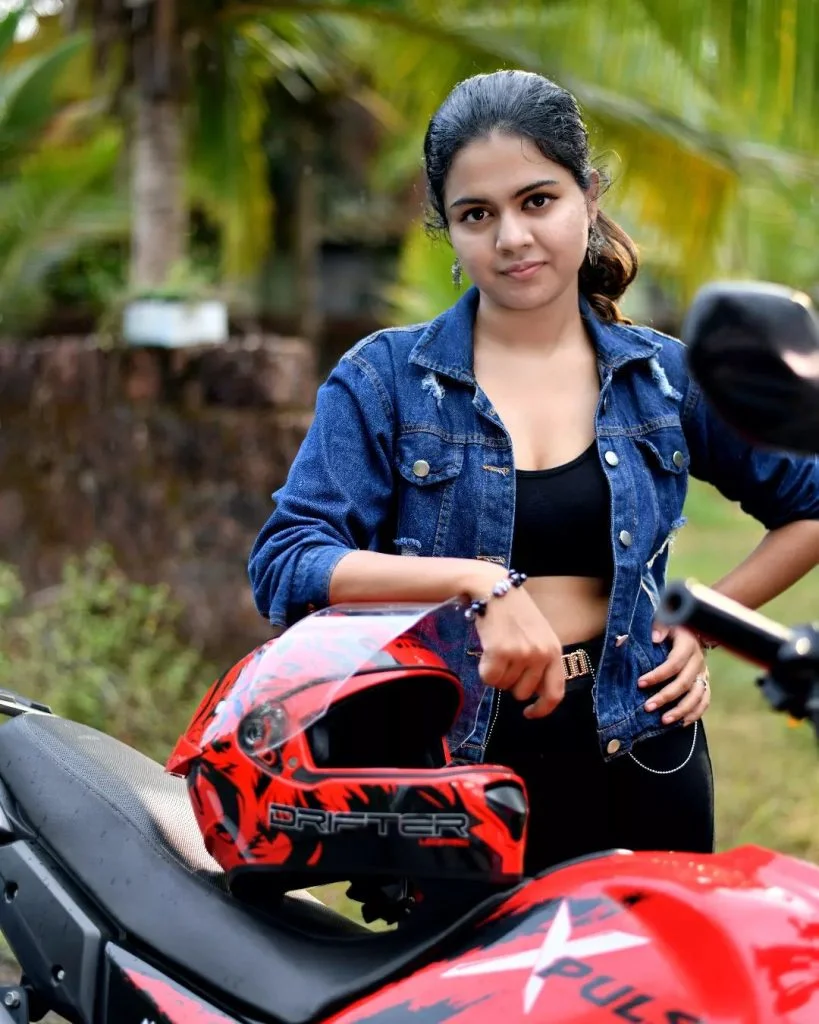 Nandana Sahadevan: "Nalla Samayam" Movie Actress Wiki and 20+ Gorgeous Photos 15