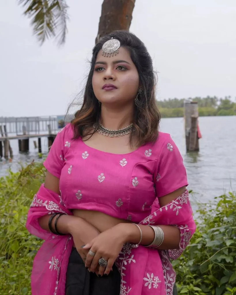Nandana Sahadevan: "Nalla Samayam" Movie Actress Wiki and 20+ Gorgeous Photos 5
