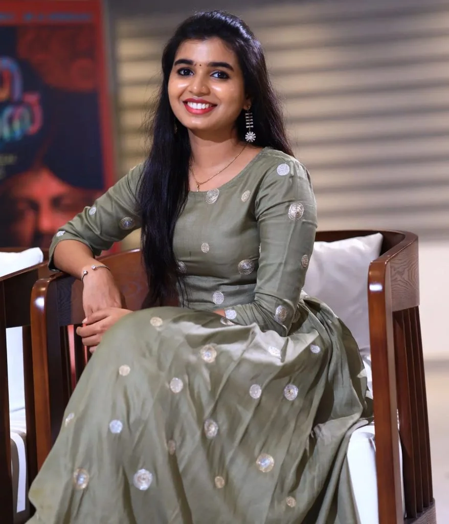 Parvathy Babu: Check Out the Wiki, Age, Biography, Family, and 24+ Beautiful Photos 15