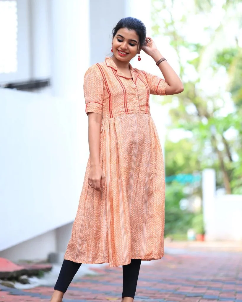 Parvathy Babu: Check Out the Wiki, Age, Biography, Family, and 24+ Beautiful Photos 17