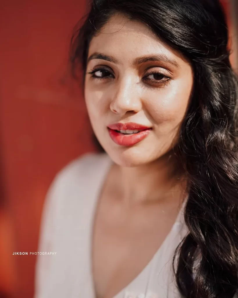 Veena Nandakumar Hot and Bold 50+ Photos Will Blow Your Mind Away 11