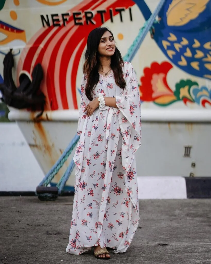 Neeha Riyaz: 22 Dazzling Photos That Highlight Their Unique Style and Personality 14