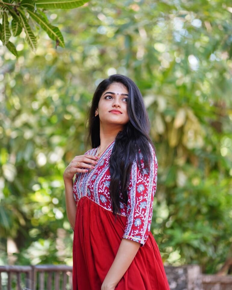 Sangeerthana Vipin Wiki, Age, Biography, Family, Movies, and 30+ Beautiful Photos 9 Sangeerthana Vipin